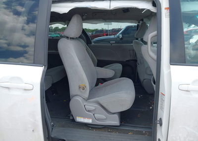 2015 Toyota Sienna Le 7 Passenger, uszkodzenie: Przód, Iaai lot 45044249, zdjęcie 8 z 21