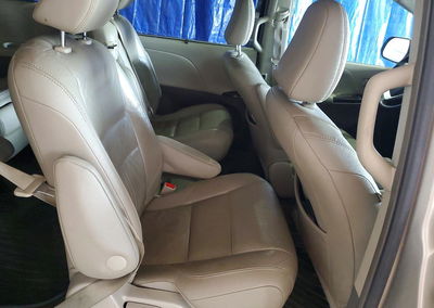2015 Toyota All Models Sienna, uszkodzenie: Przód, Copart lot 72846585, zdjęcie 11 z 13