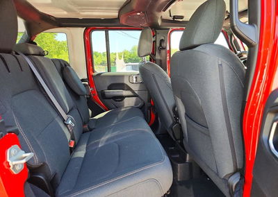 2024 Jeep Wrangler Sahara 4xe, uszkodzenie: Tył, Copart lot 56293676, zdjęcie 11 z 13