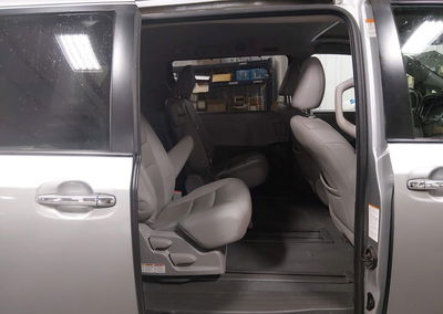 2020 Toyota Sienna Xle, пошкодження: Передня частина, Iaai лот 44860444, фото 8 з 18