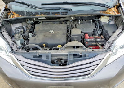 2015 Toyota All Models Sienna, Side damage, Copart lot 57293596, photo 12 of 15
