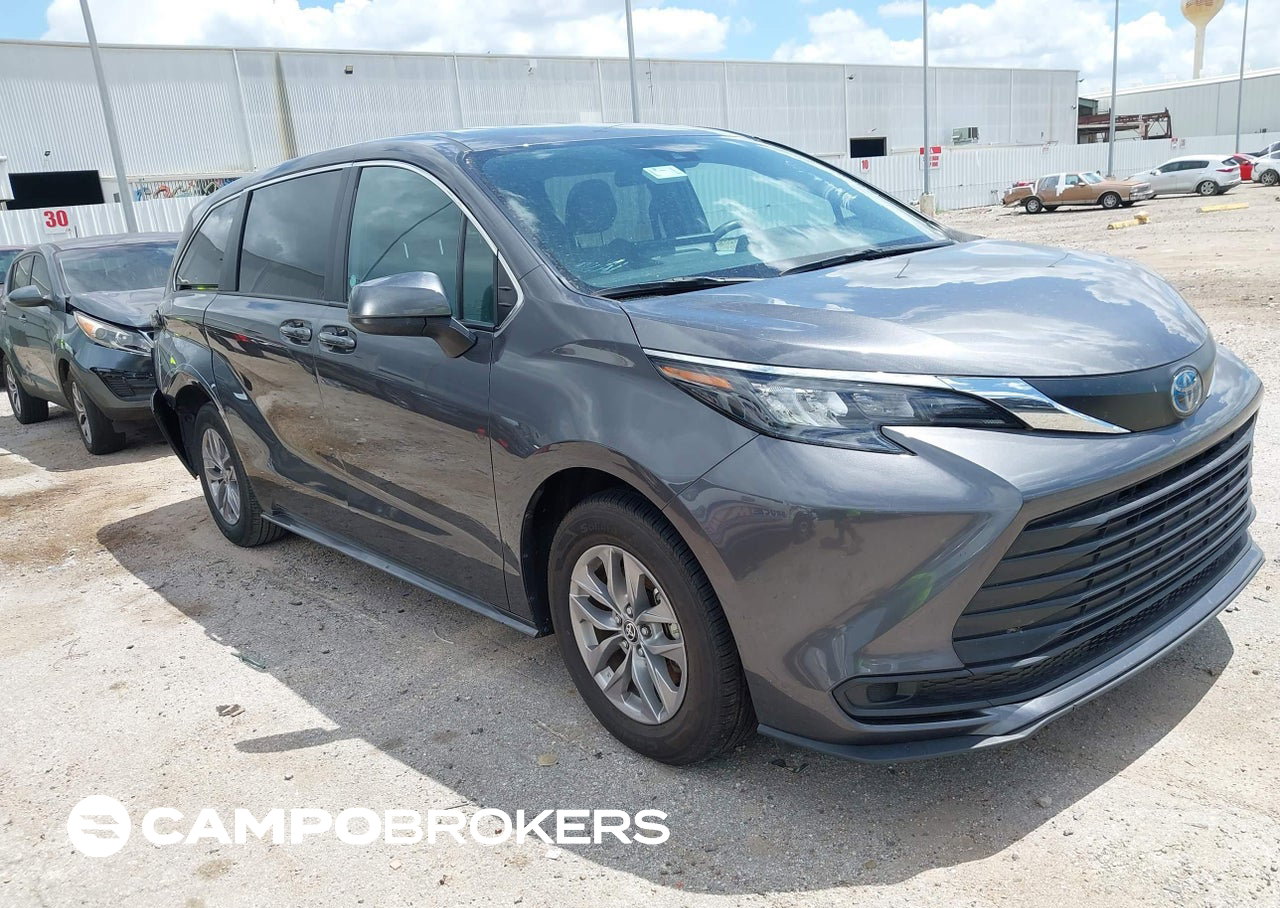 2025 Toyota Sienna Le, uszkodzenie: Normal Wear & Tear, Iaai lot 45345448