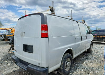 2020 Chevrolet Express G2500 Utility / Service Van, пошкодження: Передня частина, Copart лот 50590386, фото 3 з 13