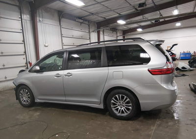 2020 Toyota Sienna Xle, пошкодження: Передня частина, Iaai лот 44860444, фото 15 з 18