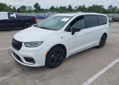2023 Chrysler Pacifica Hybrid Limited, uszkodzenie: Prawy bok, Iaai lot 45257304, zdjęcie 2 z 16