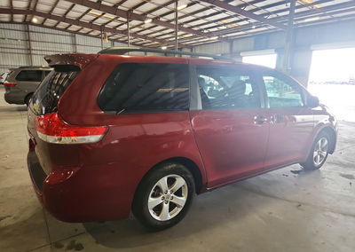 2011 Toyota Sienna Le, uszkodzenie: Mechaniczne, Copart lot 57145926, zdjęcie 3 z 13