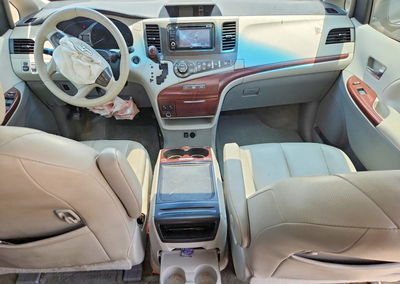 2014 Toyota Sienna Xle 8-passenger, пошкодження: Передня частина, Copart лот 55812916, фото 8 з 13