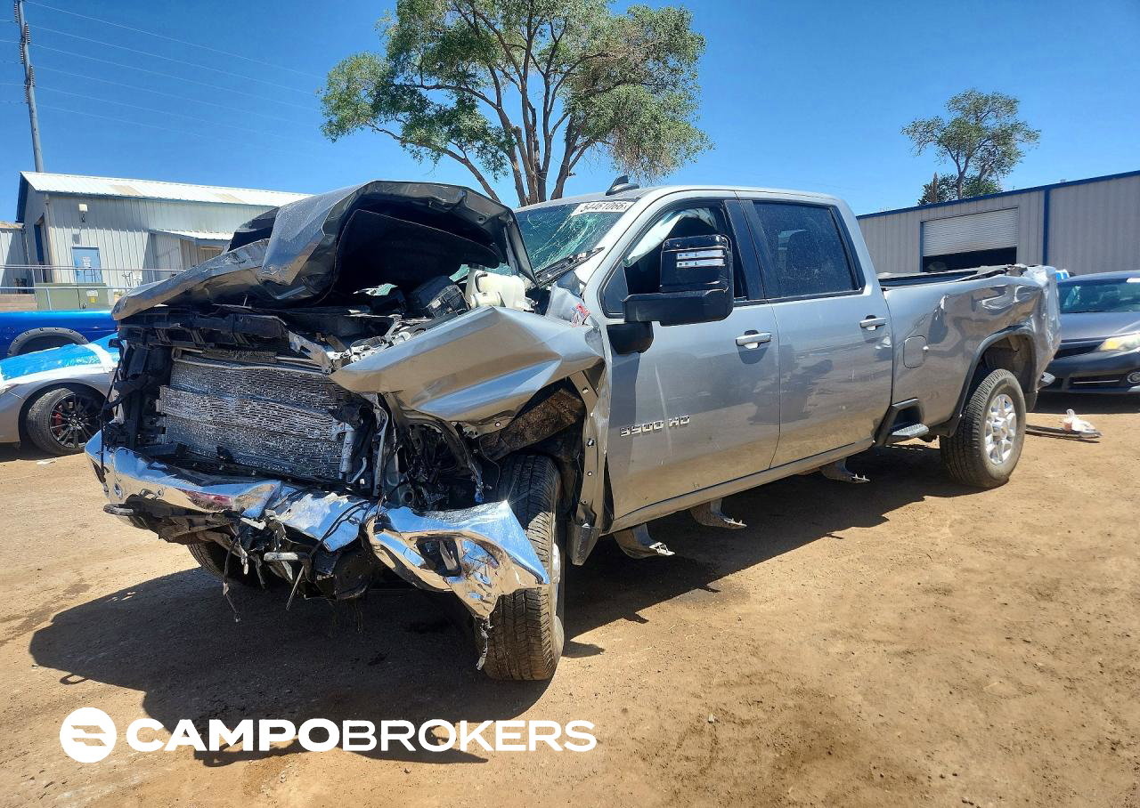 2025 Chevrolet Silverado K3500 Lt, daño Frontal, Copart lote 54461066