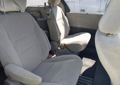 2015 Toyota Sienna Le 8 Passenger, daño Trasero izquierdo, Iaai lote 45507358, foto 8 de 17
