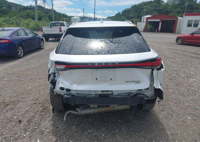 2024 Lexus Rx 350h Premium, daño Trasero, Iaai lote 45385218, foto 17 de 18