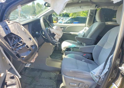 2015 Toyota Sienna, uszkodzenie: Przód, Copart lot 54773576, zdjęcie 7 z 15