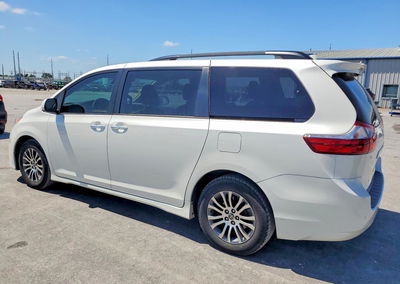 2020 Toyota Sienna Xle Premium 8-passenger, Hail damage, Copart lot 55705426, photo 2 of 13