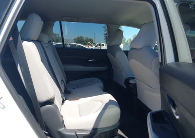 2025 Toyota Grand Highlander Hybrid Le, Rear damage, Iaai lot 45397526, photo 8 of 16