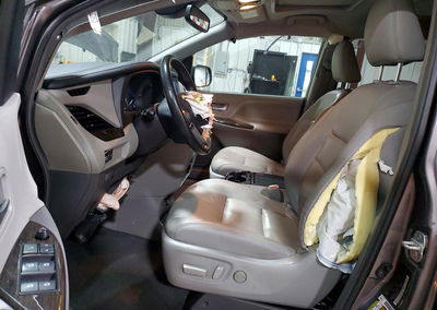 2019 Toyota Sienna Xle Premium 8-passenger, daño Frontal, Copart lote 54644956, foto 7 de 15