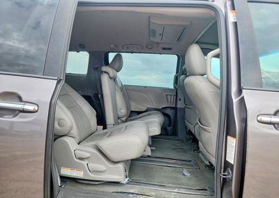 2015 Toyota Sienna Xle Premium 8-passenger, Rear End damage, Copart lot 56293186, photo 10 of 12