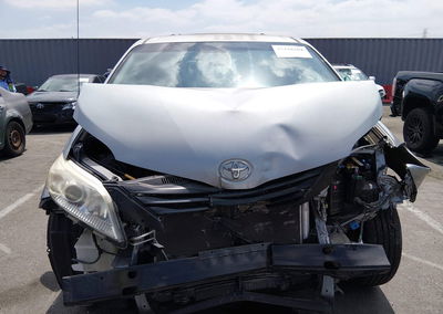 2013 Toyota Sienna Le V6 8 Passenger, daño Frontal, Iaai lote 45318184, foto 12 de 18