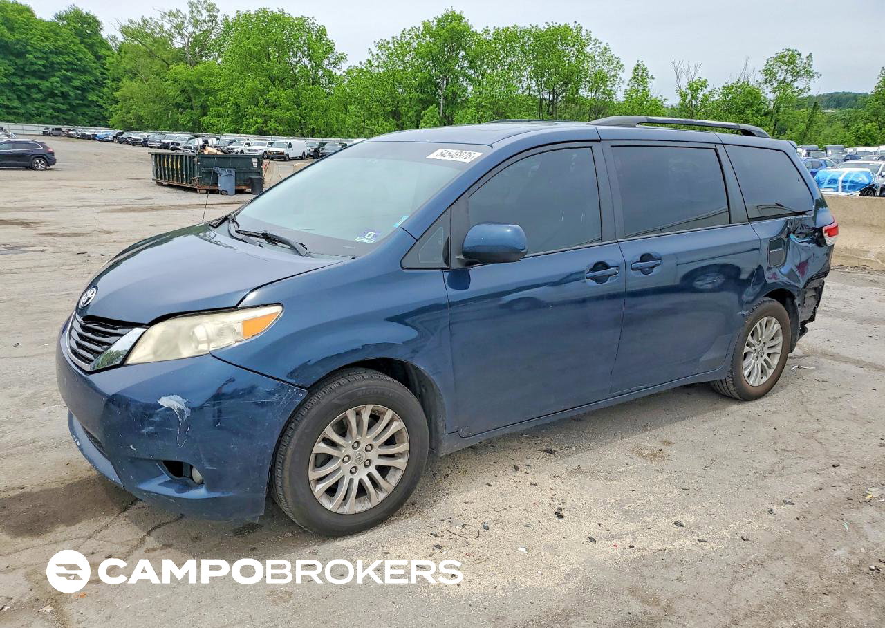 2012 Toyota Sienna Xle 8-passenger, uszkodzenie: Tył, Copart lot 54548976