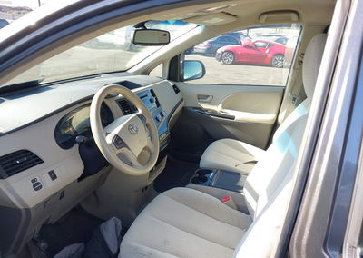 2012 Toyota Sienna Le V6 8 Passenger, uszkodzenie: Lewy bok, Iaai lot 45347643, zdjęcie 5 z 16