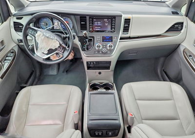 2019 Toyota Sienna Xle 8-passenger, daño Frontal, Copart lote 48432566, foto 8 de 16