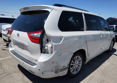 2017 Toyota Sienna Xle Premium 8 Passenger, daño Lateral derecho, Iaai lote 45121341, foto 18 de 19