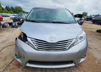 2014 Toyota Sienna Xle 8-passenger, daño Frontal, Copart lote 56525946, foto 5 de 15