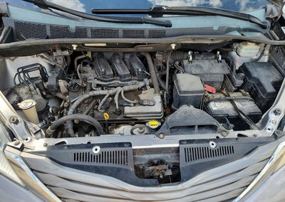 2012 Toyota All Models Sienna, Water/Flood damage, Copart lot 49379256, photo 12 of 13