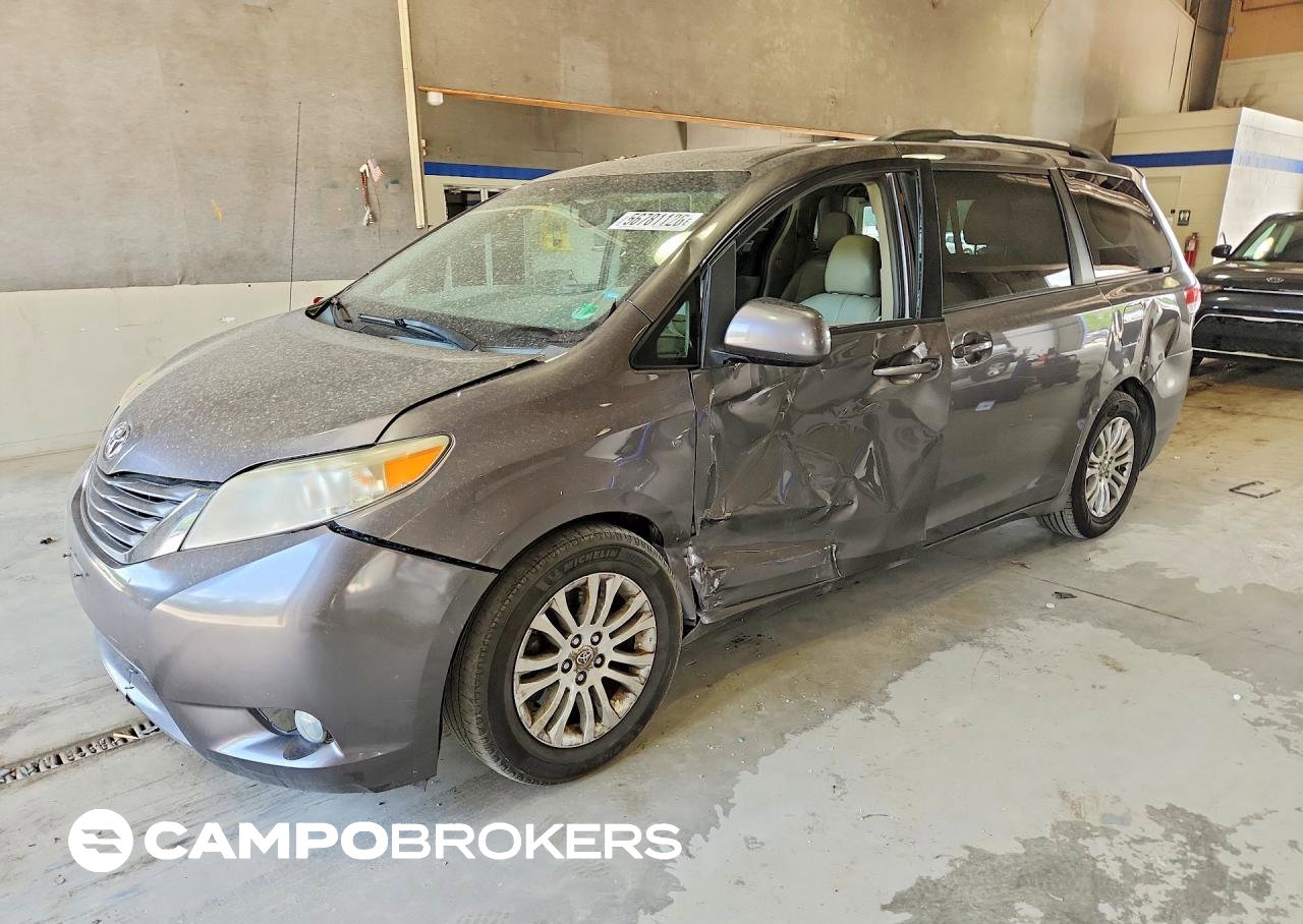 2011 Toyota Sienna Xle 8-passenger, пошкодження: Бік, Copart лот 56781126