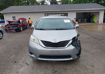 2011 Toyota Sienna Le V6, uszkodzenie: Lewy bok, Iaai lot 45219109, zdjęcie 13 z 17