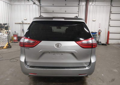 2020 Toyota Sienna Xle, пошкодження: Передня частина, Iaai лот 44860444, фото 17 з 18