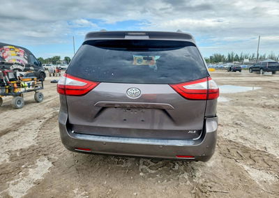 2015 Toyota Sienna Xle Premium 8-passenger, Rear End damage, Copart lot 56293186, photo 6 of 12