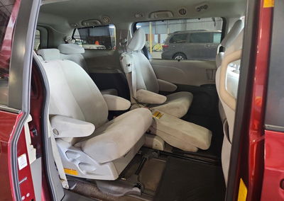 2011 Toyota Sienna Le, uszkodzenie: Mechaniczne, Copart lot 57145926, zdjęcie 11 z 13