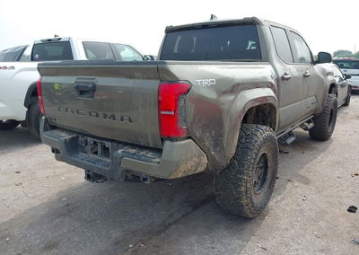 2025 Toyota Tacoma Trd Sport, daño Inundación, Iaai lote 45013349, foto 4 de 16