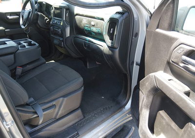 2024 Chevrolet Silverado 1500 4wd  Standard Bed Custom, Left Side damage, Iaai lot 45286110, photo 5 of 17