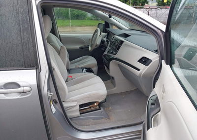 2011 Toyota Sienna Le V6, uszkodzenie: Lewy bok, Iaai lot 45219109, zdjęcie 5 z 17