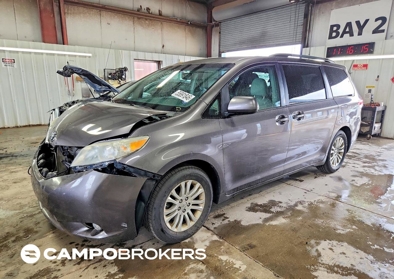 2011 Toyota Sienna Xle 8-passenger, Front End damage, Copart lot 55891846