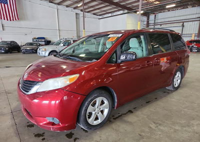 2011 Toyota Sienna Le, uszkodzenie: Mechaniczne, Copart lot 57145926