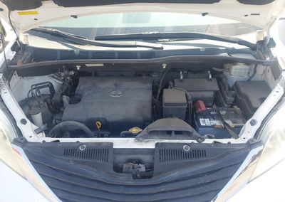 2011 Toyota Sienna Le V6, uszkodzenie: Tył, Iaai lot 45333760, zdjęcie 10 z 17
