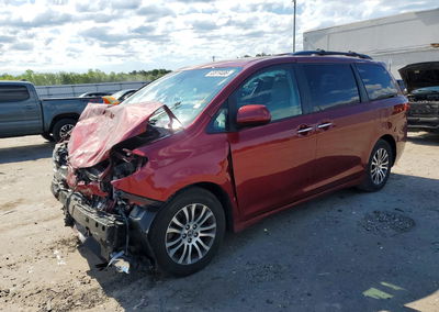 2020 Toyota Sienna Xle Premium 8-passenger, Front End damage, Copart lot 53019486