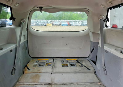 2012 Toyota Sienna Xle 8-passenger, uszkodzenie: Tył, Copart lot 54548976, zdjęcie 10 z 14