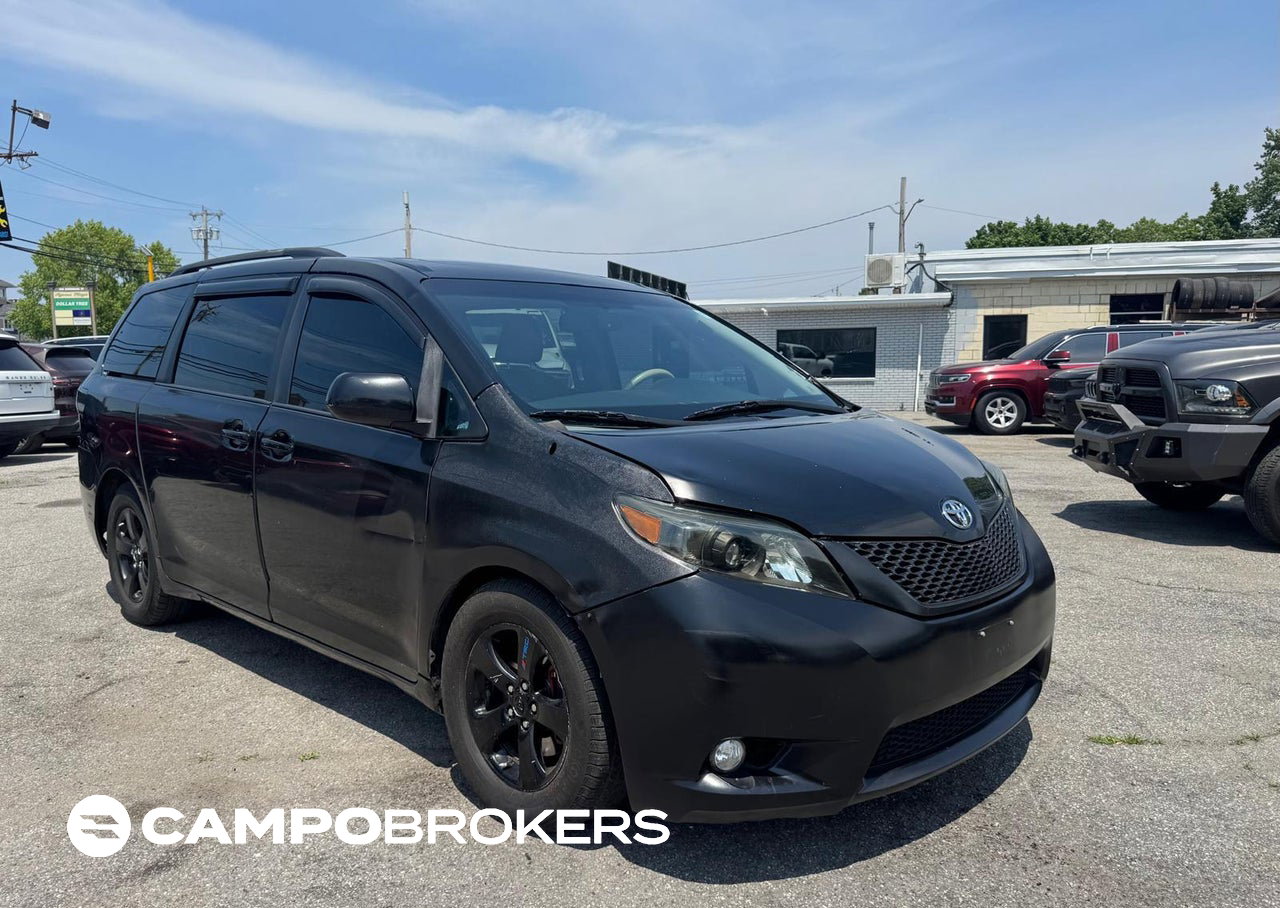 2014 Toyota Sienna Xle V6 8 Passenger, пошкодження: Лівий бік, Iaai лот 45331304