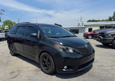 2014 Toyota Sienna Xle V6 8 Passenger, пошкодження: Лівий бік, Iaai лот 45331304, фото 1 з 11