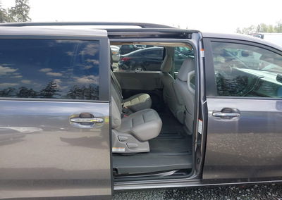 2015 Toyota Sienna Xle 8 Passenger, Front End damage, Iaai lot 45092051, photo 8 of 19
