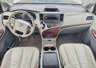 2012 Toyota Sienna Xle 8-passenger, uszkodzenie: Bok, Copart lot 57768696, zdjęcie 8 z 14