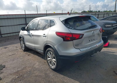 2018 Nissan Rogue Sport S, daño Trasero, Iaai lote 45257630, foto 3 de 16