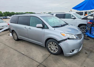 2014 Toyota Sienna Xle 8-passenger, daño Trasero, Copart lote 52155626, foto 4 de 13