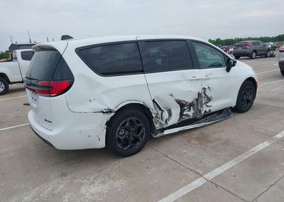 2023 Chrysler Pacifica Hybrid Limited, uszkodzenie: Prawy bok, Iaai lot 45257304, zdjęcie 4 z 16