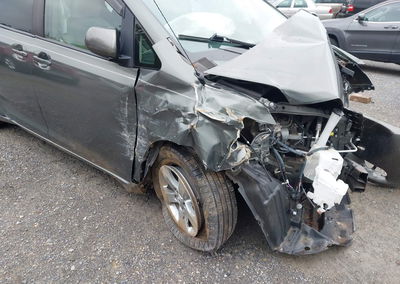 2013 Toyota Sienna Le V6 8 Passenger, daño Biohazard, Iaai lote 45184240, foto 6 de 17