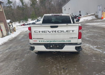 2021 Chevrolet Silverado 1500 4wd  Short Bed Custom, daño Lateral derecho, Iaai lote 44090575, foto 16 de 16
