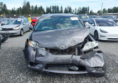 2015 Toyota Sienna Xle 8 Passenger, Front End damage, Iaai lot 45092051, photo 13 of 19
