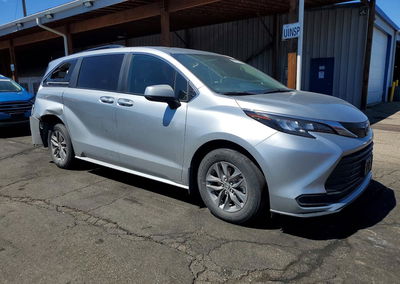 2025 Toyota Sienna Le 8-passenger, Rear End damage, Copart lot 49972446, photo 4 of 13